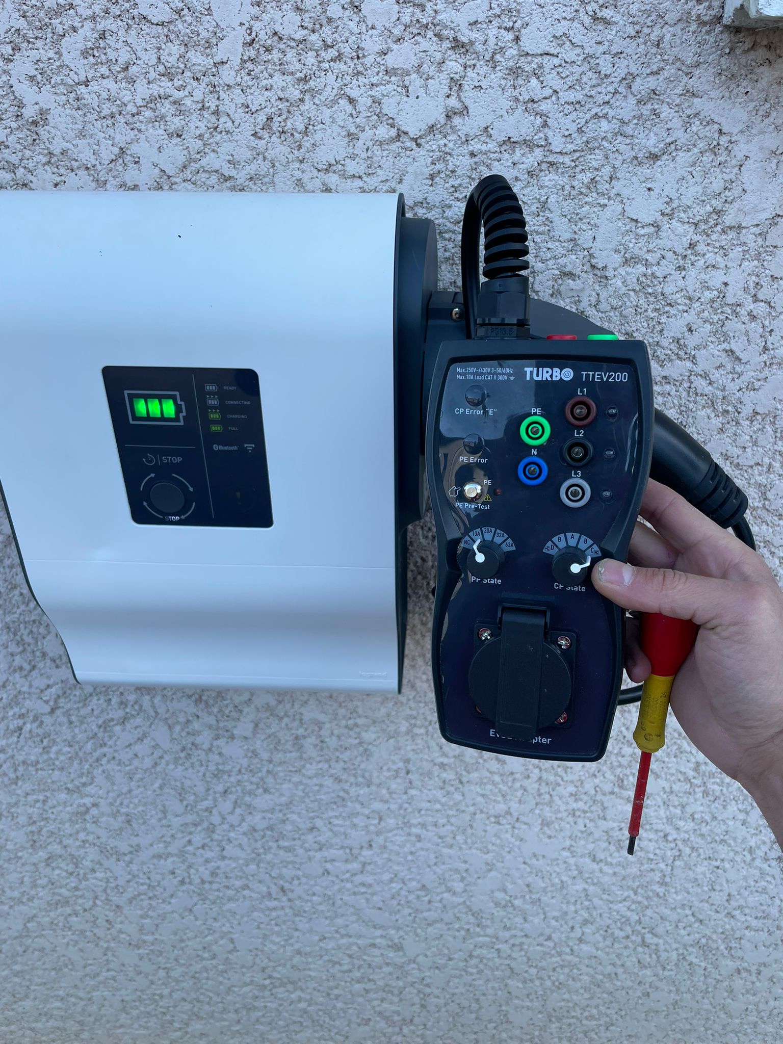 Test borne IRVE Schneider